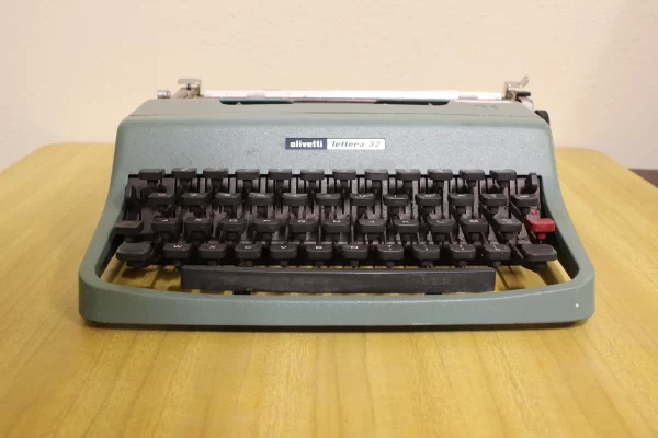 Olivetti Lettera 32
