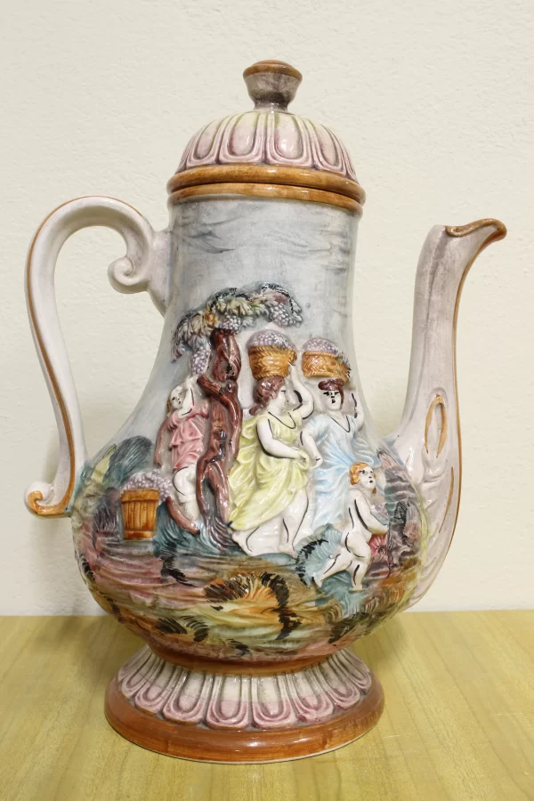 Brocca in Ceramica Capodimonte Decorata