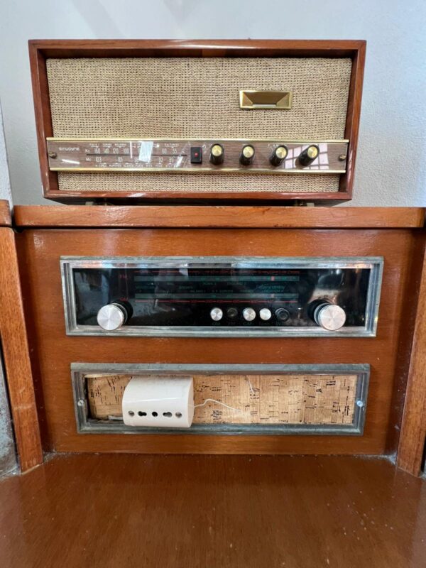 MOBILE RADIO AD ANGOLO ANNI '50/60 - immagine 3