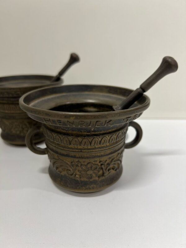 COPPIA DI MORTAI IN BRONZO 'HENRICK TER'