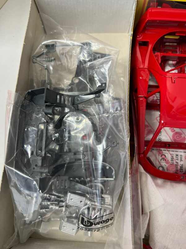 MODELLINO FERRARI F40 (1987) BURAGO - immagine 10