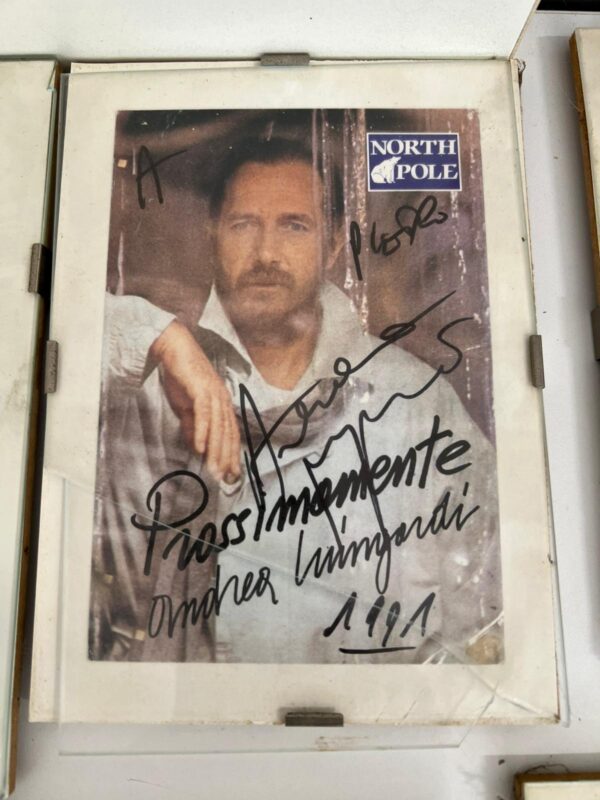 LOTTO DI N°12 FOTO DI ARTISTI ITALIANI AUTOGRAFATE ORIGINALI - immagine 12