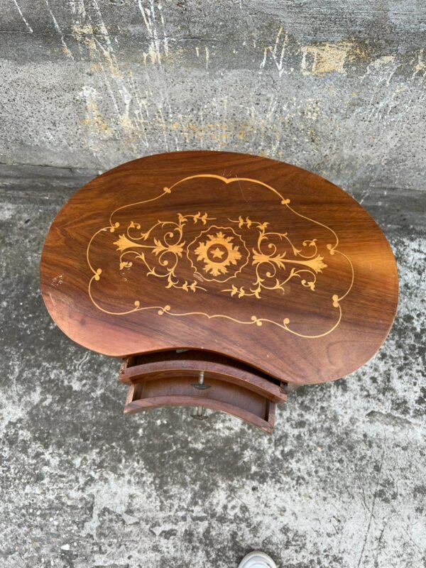 TAVOLINO BASSO DECORATO CON CASSETTI - immagine 10