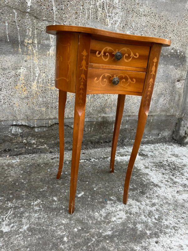 TAVOLINO BASSO DECORATO CON CASSETTI - immagine 6