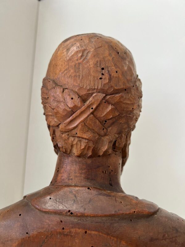 BUSTO ANTICO IN LEGNO DI NOCE - immagine 10