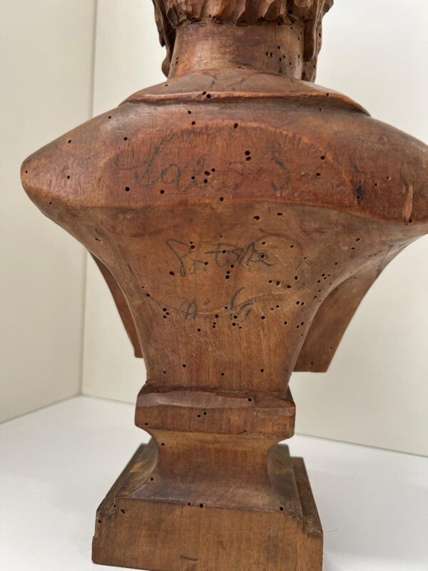 BUSTO ANTICO IN LEGNO DI NOCE - immagine 7